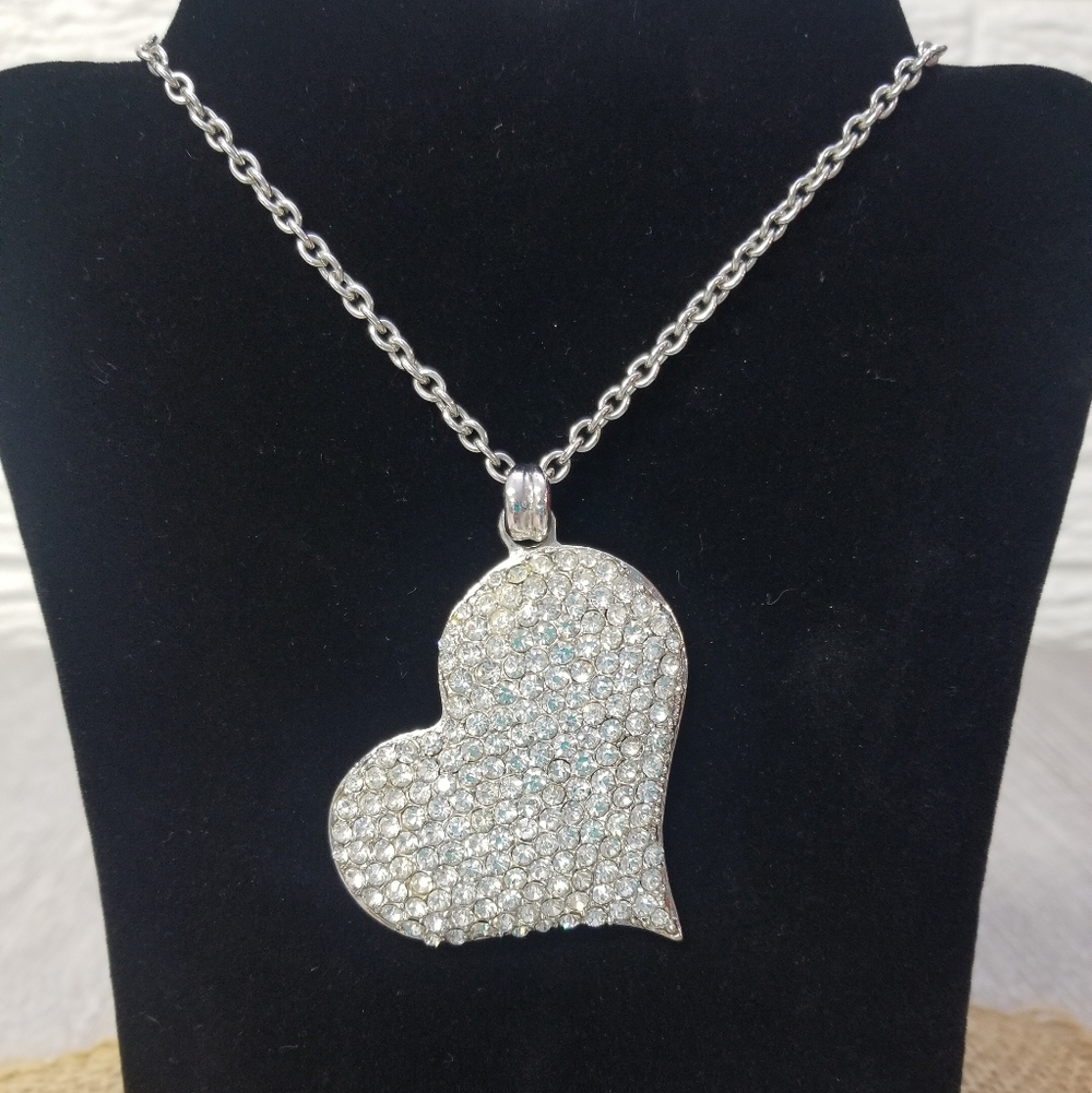 Sparkly Rhinestone Heart Pendant Necklace